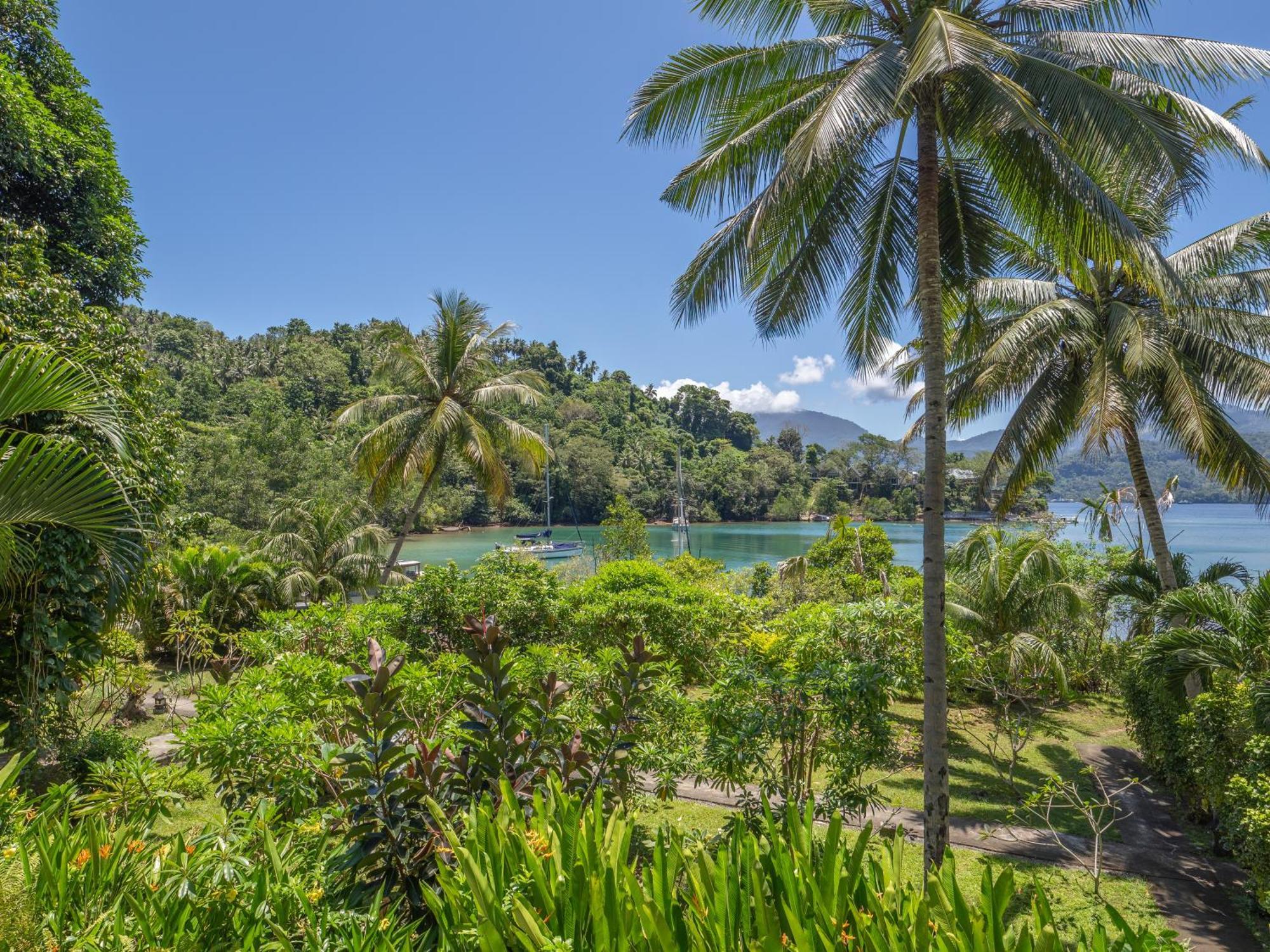 D'Lagoon Dive Resort Bitung Exterior photo